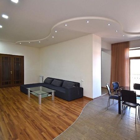 Tumanyan Street 3 Bedroom Deluxe Apartment With Large Balcony Tm662 Jerevan Exteriér fotografie